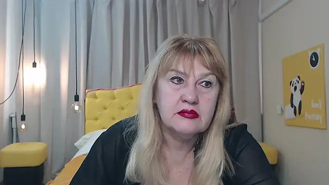 Snapshot of EmmaEllison chatting on March 2026 07:21:01 AM EmmaEllison online show from March 2026 07:21:01 AM