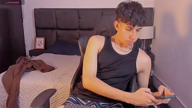 Aaron Spencer13 online show from October 2025 07:56:02 PM