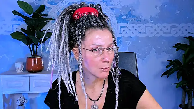 Snapshot of UmaSpace chatting on October 2025 05:05:01 AM UmaSpace online show from October 2025 05:05:01 AM