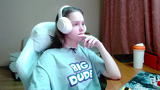 Snapshot of SharybbFace chatting on November 2025 03:01:02 PM SharybbFace online show from November 2025 03:01:02 PM