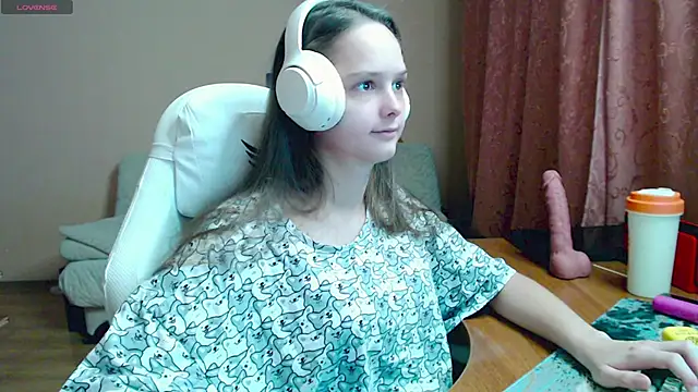 Snapshot of SharybbFace chatting on November 2025 03:12:01 PM SharybbFace online show from November 2025 03:12:01 PM