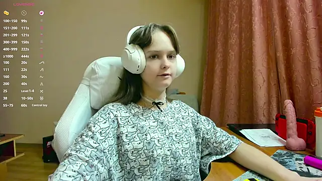 Snapshot of SharybbFace chatting on November 2025 02:28:01 PM SharybbFace online show from November 2025 02:28:01 PM