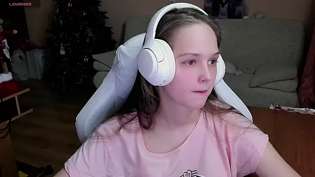 Snapshot of SharybbFace chatting on November 2025 03:22:01 PM SharybbFace online show from November 2025 03:22:01 PM