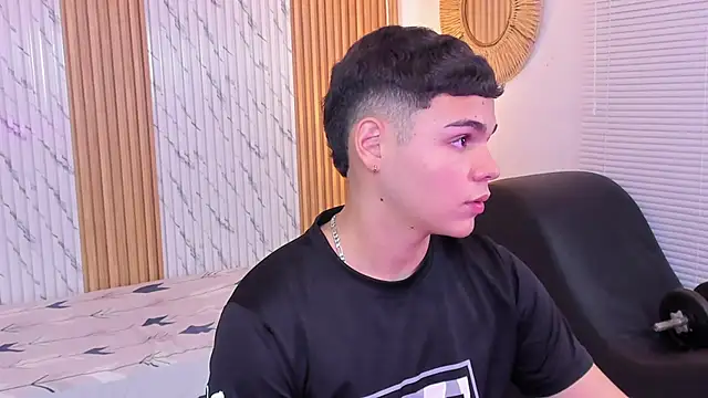 Snapshot of james_jonnes chatting on October 2025 07:58:01 PM james jonnes online show from October 2025 07:58:01 PM