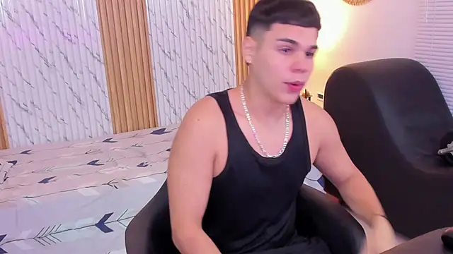 Snapshot of james_jonnes chatting on October 2025 08:19:01 PM james jonnes online show from October 2025 08:19:01 PM