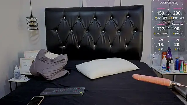 Snapshot of Antonella_RiosFG chatting on October 2025 06:23:01 PM Antonella RiosFG online show from October 2025 06:23:01 PM