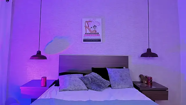 cloehill  online show from November 2025 01:33:02 PM