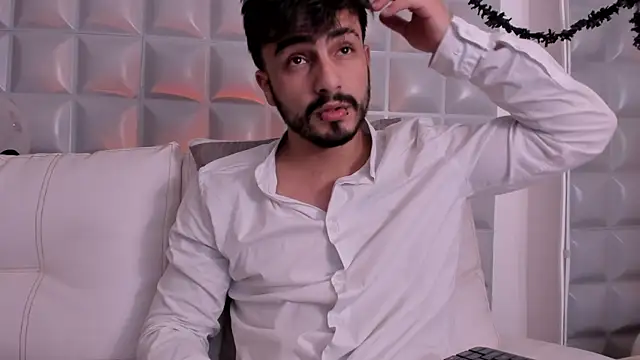 Jack Daniel   online show from October 2025 03:33:02 PM