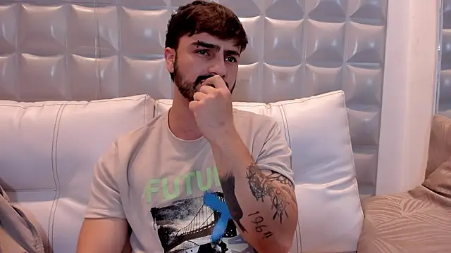 Jack Daniel   online show from November 2025 08:10:01 PM