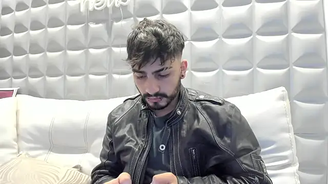 Jack Daniel   online show from November 2025 06:29:01 PM