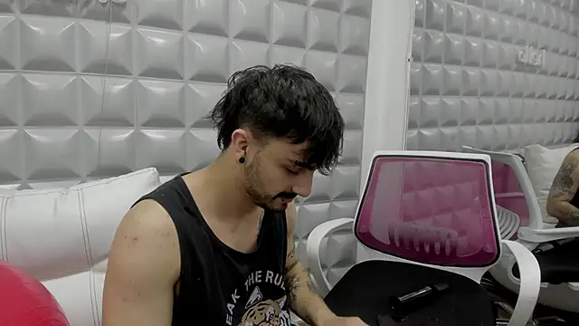 Jack Daniel   online show from December 2025 01:17:04 PM