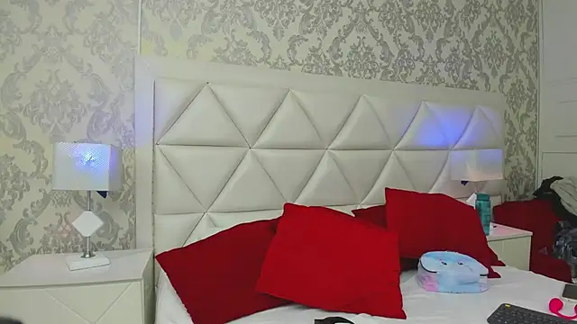 LaylaaDoll online show from December 2025 07:07:01 PM