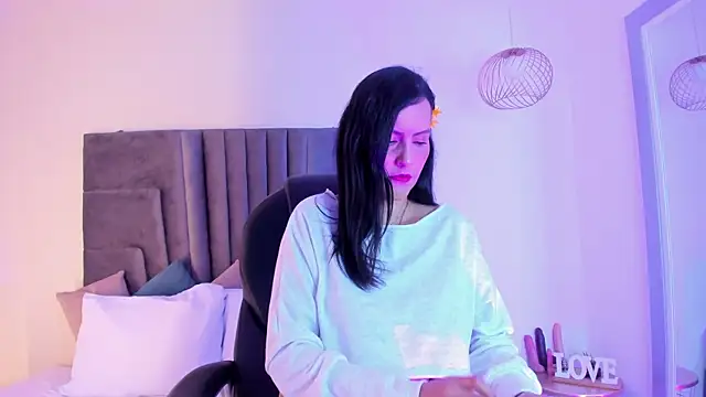 Coco-balenciaga online show from November 2025 11:57:02 AM