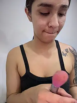 Isabella-Teen online show from October 2025 02:01:02 AM