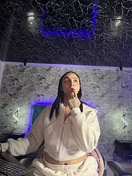 Isabella-Teen online show from February 2026 01:20:02 AM