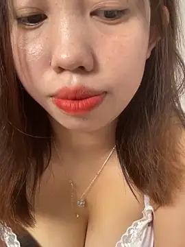 Snapshot of Rose-babyx chatting on October 2025 03:18:01 AM Rose-babyx online show from October 2025 03:18:01 AM