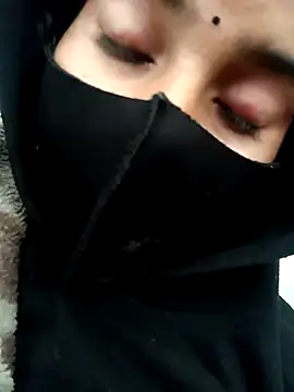 Aaisha-16 online show from December 2025 03:48:01 AM