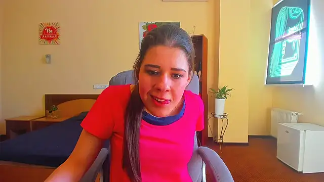 Joannia online show from September 2025 08:31:02 AM