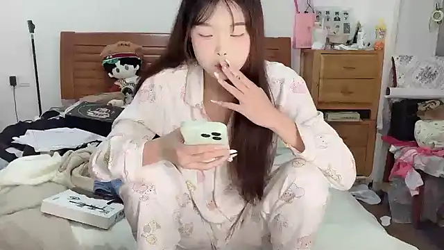 Snapshot of Akong11 chatting on September 2025 05:18:02 PM Akong11 online show from September 2025 05:18:02 PM