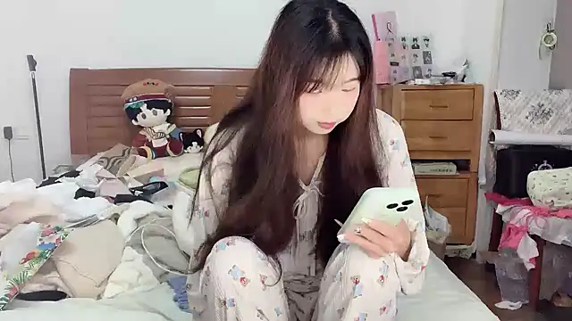 Snapshot of Akong11 chatting on September 2025 03:28:01 PM Akong11 online show from September 2025 03:28:01 PM