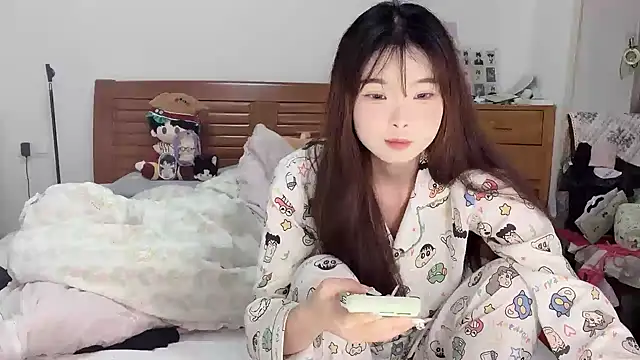 Snapshot of Akong11 chatting on October 2025 06:39:01 PM Akong11 online show from October 2025 06:39:01 PM