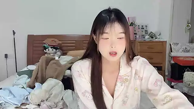 Snapshot of Akong11 chatting on October 2025 03:14:01 PM Akong11 online show from October 2025 03:14:01 PM