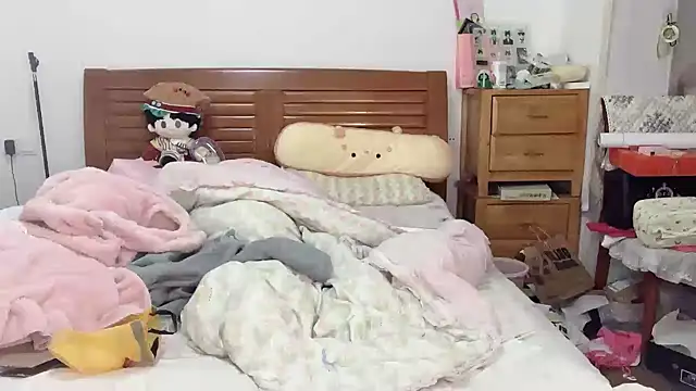 Snapshot of Akong11 chatting on October 2025 04:40:02 PM Akong11 online show from October 2025 04:40:02 PM