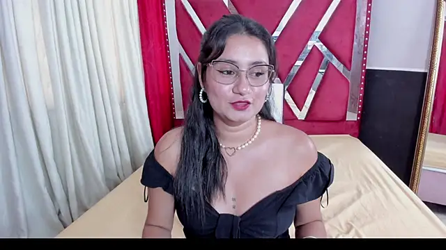 Snapshot of Luna021_1 chatting on September 2025 07:06:02 PM Luna021 1 online show from September 2025 07:06:02 PM