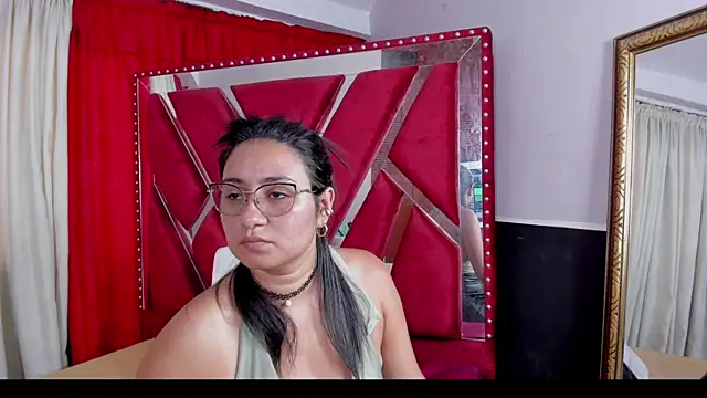 Snapshot of Luna021_1 chatting on September 2025 07:30:02 PM Luna021 1 online show from September 2025 07:30:02 PM