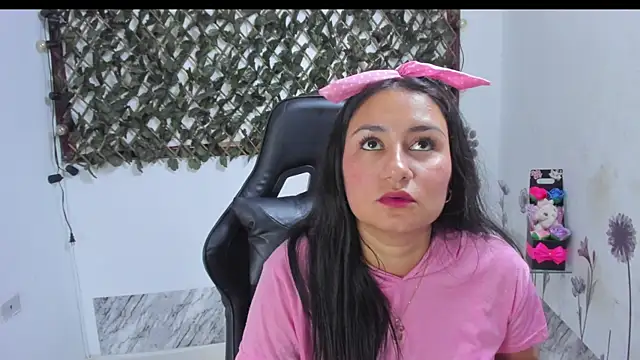 Snapshot of Luna021_1 chatting on October 2025 07:56:02 PM Luna021 1 online show from October 2025 07:56:02 PM