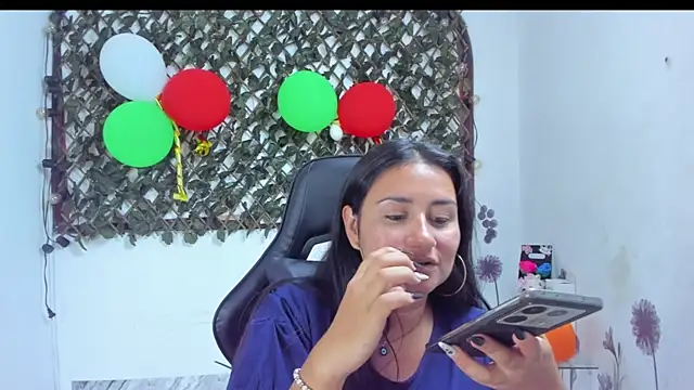 Snapshot of Luna021_1 chatting on November 2025 07:26:01 PM Luna021 1 online show from November 2025 07:26:01 PM