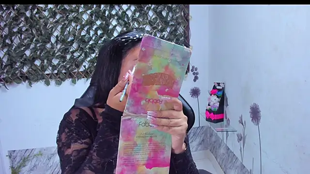 Snapshot of Luna021_1 chatting on November 2025 08:16:01 PM Luna021 1 online show from November 2025 08:16:01 PM