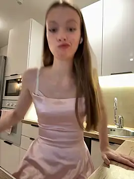 FriendlyFire 18 online show from November 2025 08:52:01 PM