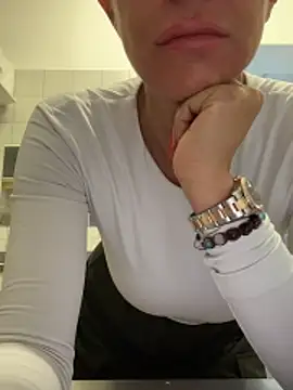 Snapshot of ainaht chatting on February 2026 08:40:02 AM ainaht online show from February 2026 08:40:02 AM