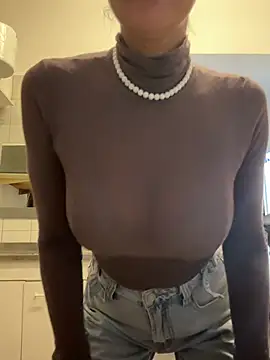 Snapshot of ainaht chatting on February 2026 08:32:01 AM ainaht online show from February 2026 08:32:01 AM