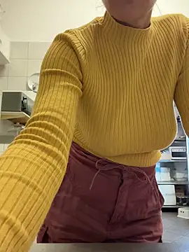 Snapshot of ainaht chatting on February 2026 08:37:02 AM ainaht online show from February 2026 08:37:02 AM