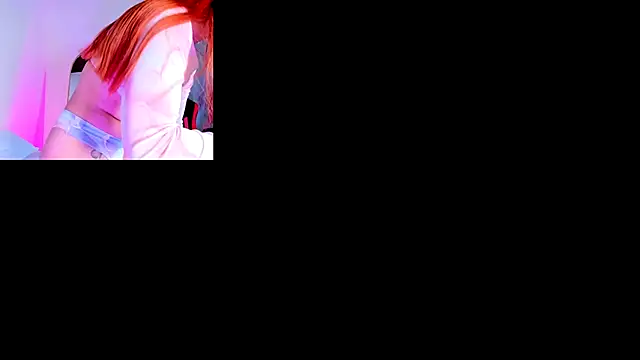 Snapshot of Hayley__Roberts chatting on October 2025 07:34:01 PM Hayley Roberts online show from October 2025 07:34:01 PM