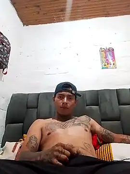 Snapshot of DivertedMongol chatting on September 2025 10:09:01 PM DivertedMongol online show from September 2025 10:09:01 PM