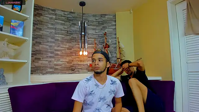 Juicy Creww online show from September 2025 10:17:01 AM