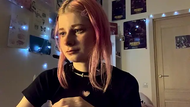 Snapshot of PinkVampire chatting on October 2025 06:06:01 PM PinkVampire online show from October 2025 06:06:01 PM