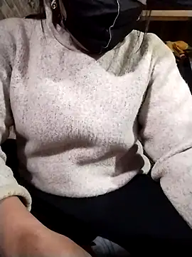 Snapshot of Emmyly_123 chatting on January 2026 05:42:01 AM Emmyly 123 online show from January 2026 05:42:01 AM