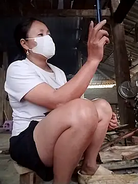 Snapshot of Emmyly_123 chatting on January 2026 02:16:02 AM Emmyly 123 online show from January 2026 02:16:02 AM