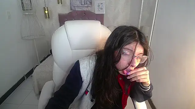 alllyson  online show from November 2025 08:51:01 PM