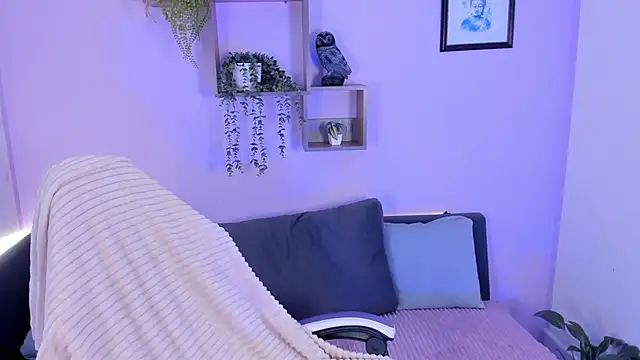 Snapshot of MadissonCooper_ chatting on September 2025 06:46:01 PM MadissonCooper  online show from September 2025 06:46:01 PM