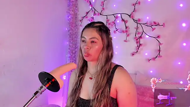 Snapshot of chubbyZoe chatting on October 2025 10:34:02 PM chubbyZoe online show from October 2025 10:34:02 PM