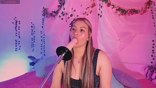 Snapshot of chubbyZoe chatting on November 2025 12:38:02 AM chubbyZoe online show from November 2025 12:38:02 AM