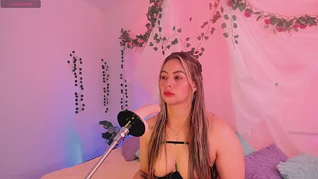 Snapshot of chubbyZoe chatting on November 2025 03:00:02 PM chubbyZoe online show from November 2025 03:00:02 PM