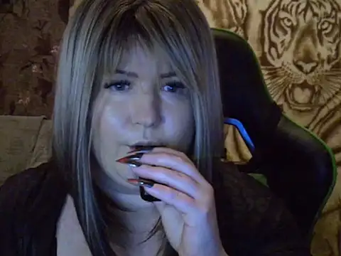 YuliiaSan online show from December 2025 07:10:02 PM