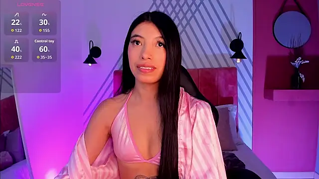 Snapshot of Tiffany_Low chatting on September 2025 02:21:01 PM Tiffany Low online show from September 2025 02:21:01 PM