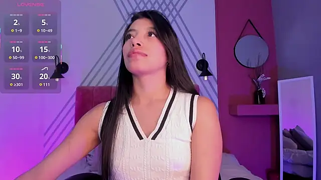 Snapshot of Tiffany_Low chatting on October 2025 05:56:01 PM Tiffany Low online show from October 2025 05:56:01 PM